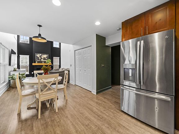 4th image of 2363 Ziner Cir N