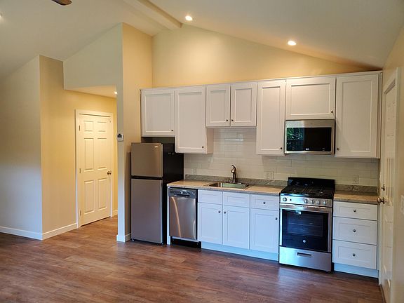 Full kitchen - frig, dishwasher, stove/oven, microwave