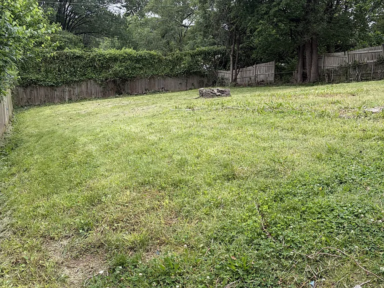 312 N 80th Ter — Photo 33