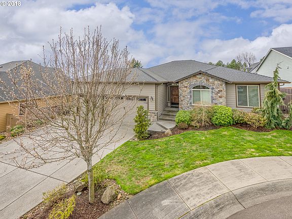 2nd image of 1402 SE Columbia Crest Ct
