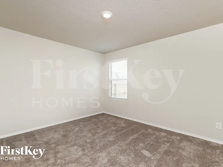 10610 Varmus Dr — Photo 8