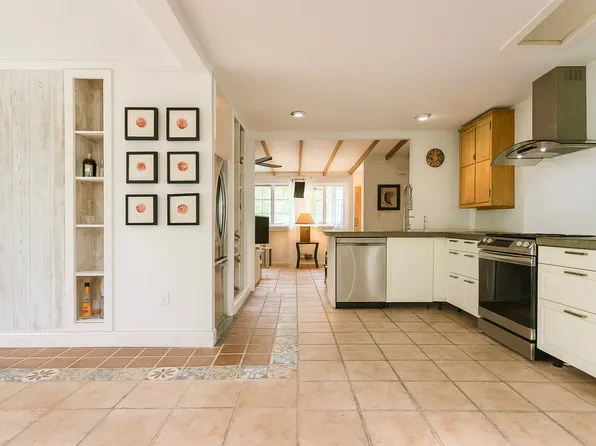 502 N Palmway, Lake Worth, FL 33460