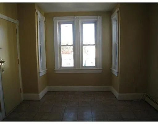 Building Photo - 9 Magdalene St #1