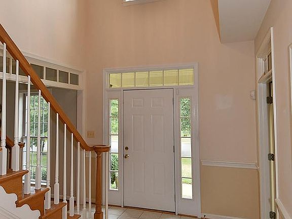 2nd image of 2805 Holland Ct