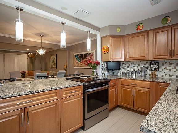 5th image of 1099 Cranbrook Dr