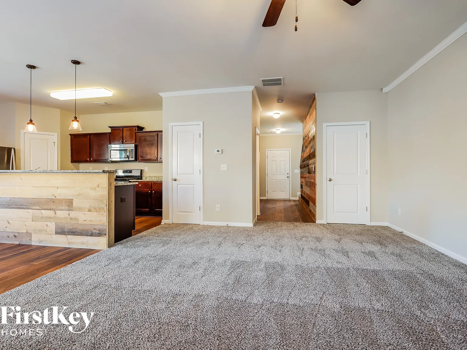 4 bed, 2.5 bath, 2057 sqft, $2,335 — Photo 3
