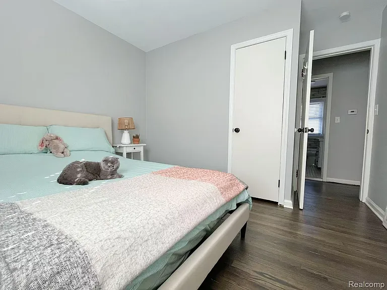 3303 Chester Rd — Photo 18