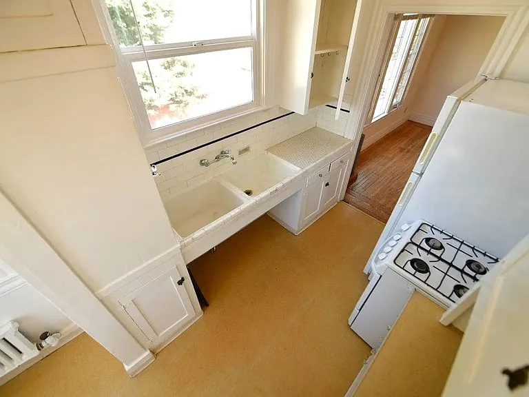 734 Alcatraz Ave — Photo 5