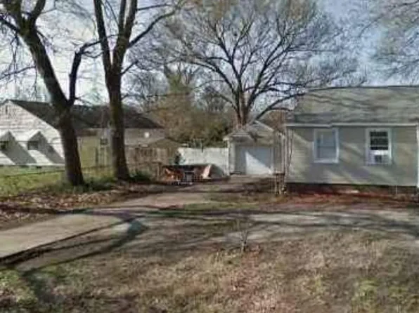 33 Roland Dr, Hampton, VA 23669