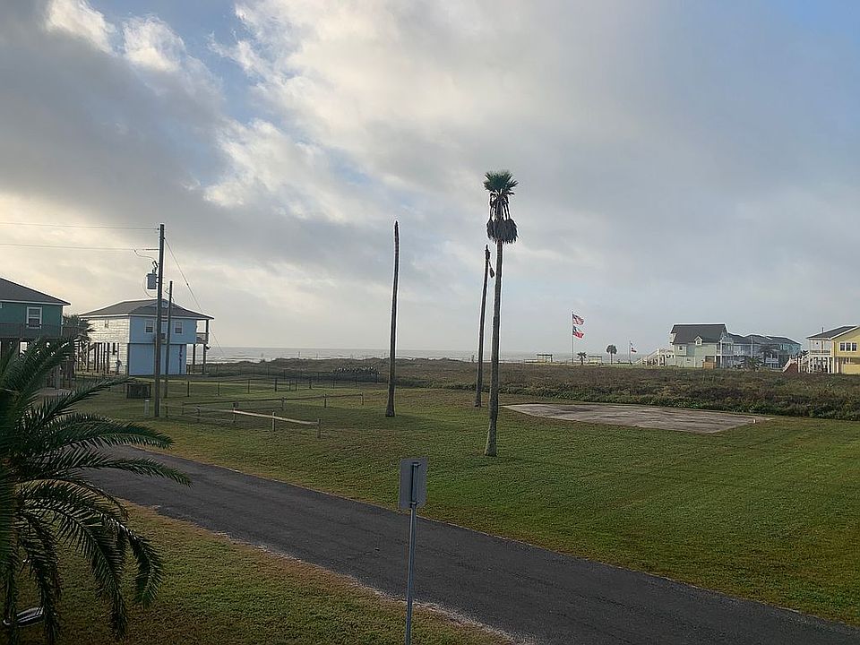 2nd image of 906 Sand Dune Dr