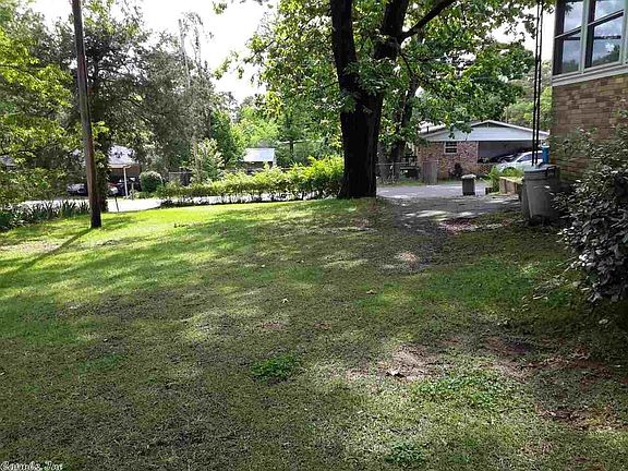 5th image of 405 Lakeshore Dr