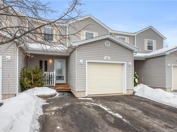 240 Damien St, Dieppe, NB E1A 0H3