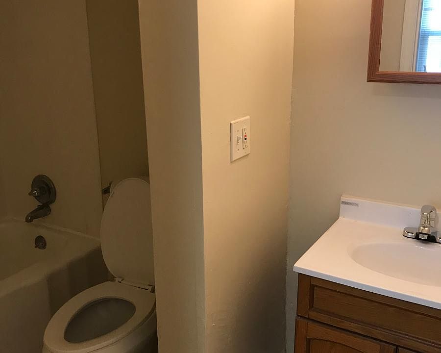 2nd image of 77 Silver St APT 3N