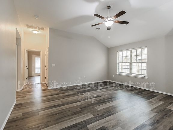 4th image of 5701 Clearwater Dr