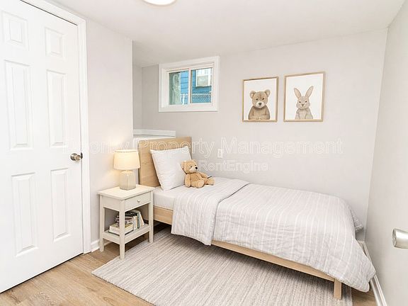 4th image of 1714 Portland St #C