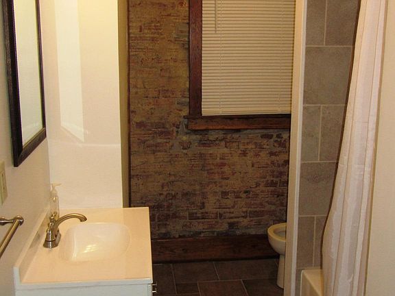 3rd image of 2115 W Clifton Ave APT 1