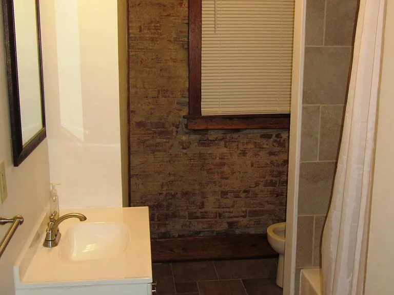 2115 W Clifton Ave #1 — Photo 3