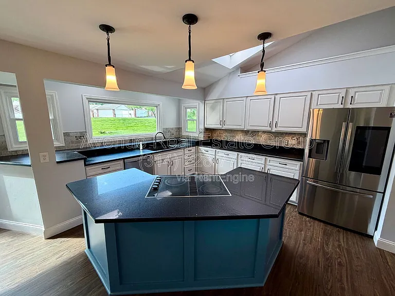 15812 Cedarmill Dr — Photo 4