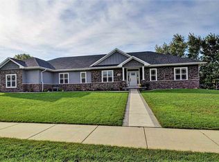 937 Faversham Way, Green Bay, WI 54313