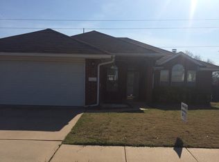 329 Ridge Bluff Dr, Norman, OK 73071