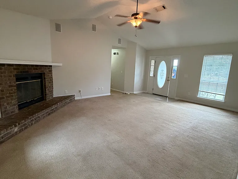 1608 Cedrus Ln — Photo 3