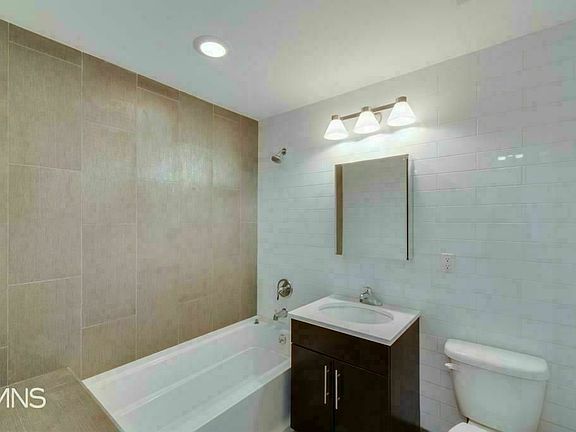 5th image of 96 Steuben St APT 4B
