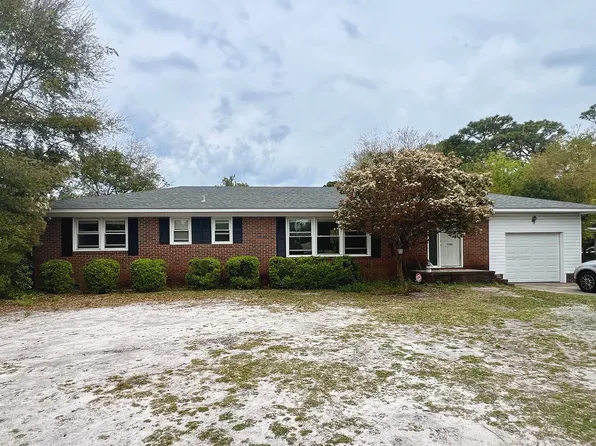 5305 Ridgewood Heights Dr, Wilmington, NC 28403