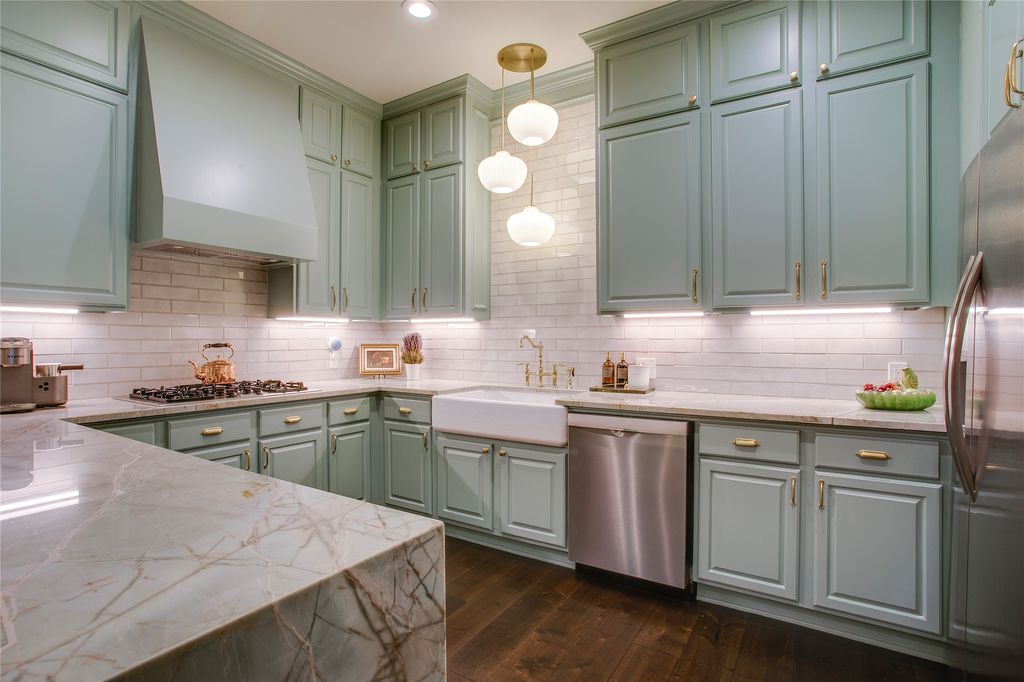 2848 Woodside St #7A, Dallas, TX 75204 condo