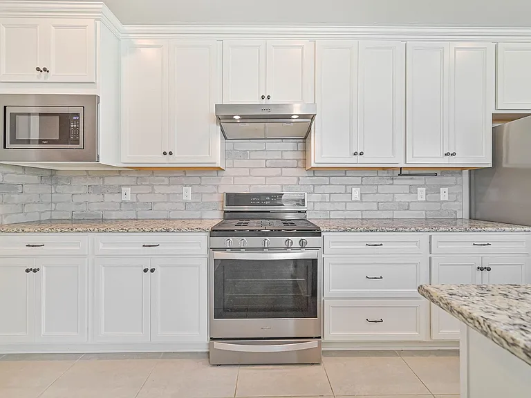 42218 Edgewater Dr — Photo 5