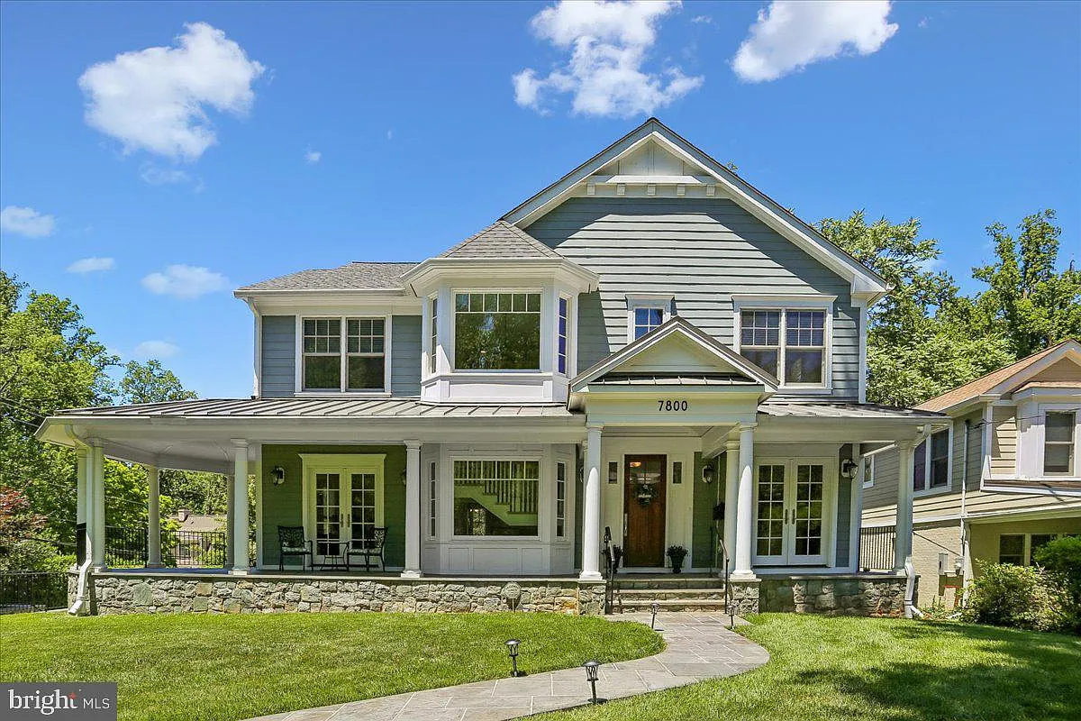 5 bed, 4.5 bath, 4487 sqft, $8,500 — Photo 1