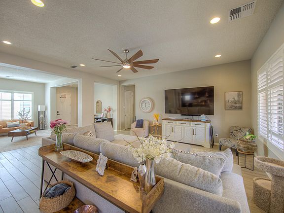 5th image of 4014 Plaza Colina NE