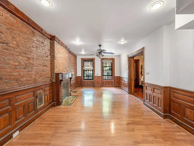 574A Macon St #1FR — Photo 2