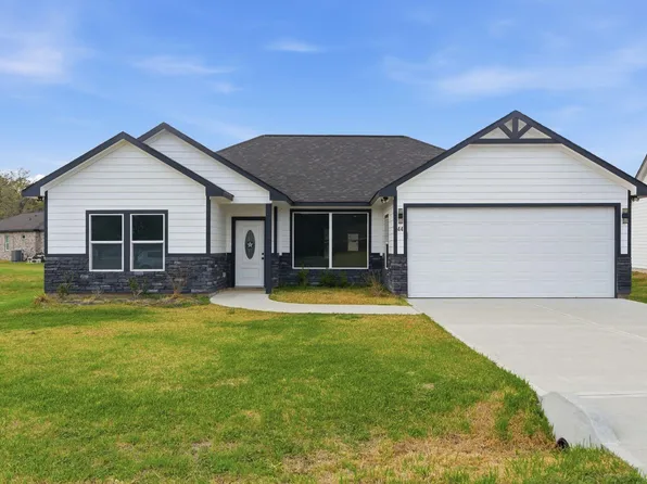 44 Meadow Lake Dr, Trinity, TX 75862