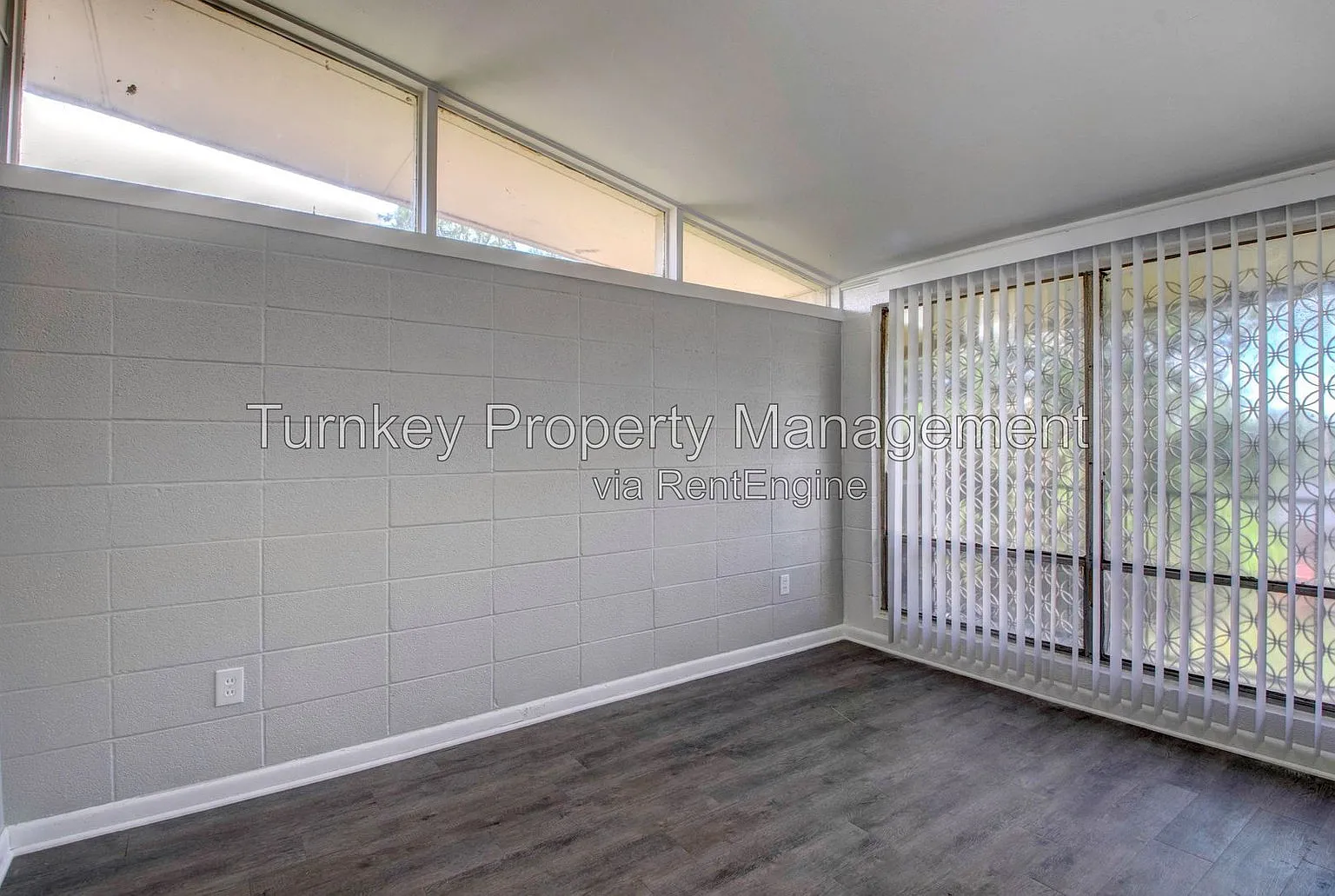 4700 Lynn Ln — Photo 4