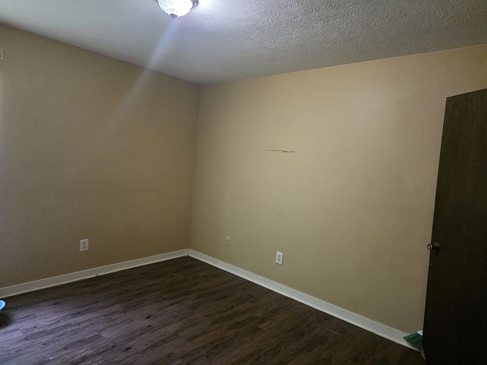 1st image of 1437 Summit Ave