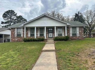 624 Poinsetta Dr, Little Rock, AR 72205
