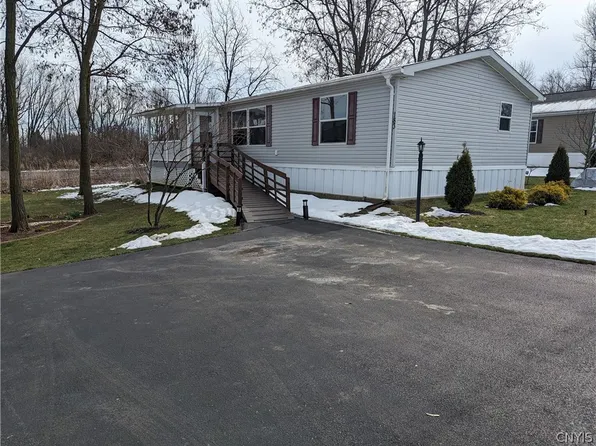 183 Lilac Ln, Syracuse, NY 13209