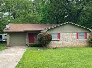 413 Carroll Ave, Wake Village, TX 75501