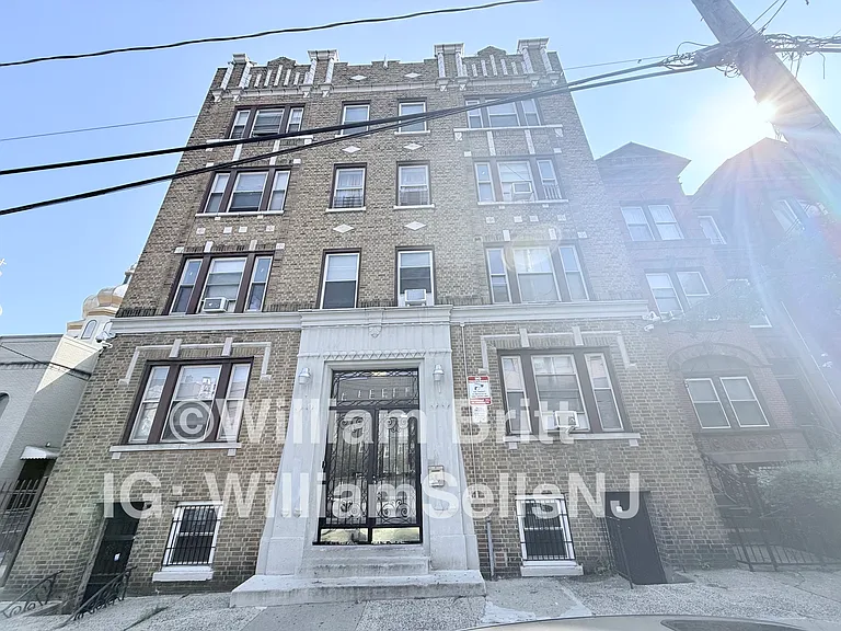 9 Bentley Ave #15 — Photo 25