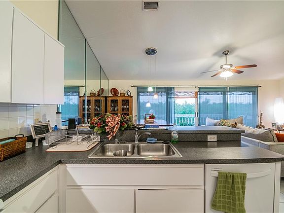 3rd image of 555 Oceanside Ct