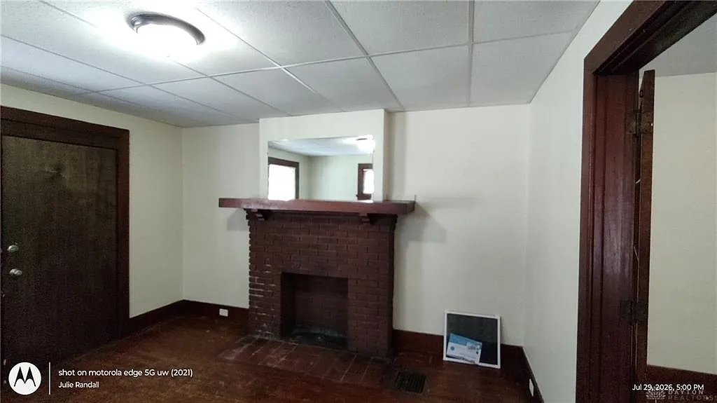 3 bed, 1.0 bath, 2392 sqft, $1,175 — Photo 3