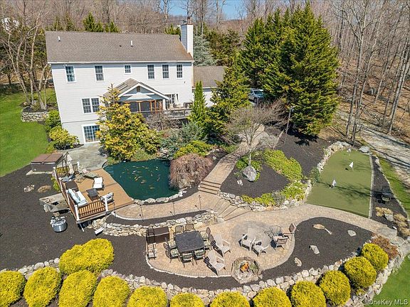2nd image of 27 Kramers Pond Road