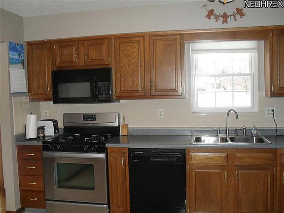 2nd image of 3424 Woodstock Ln