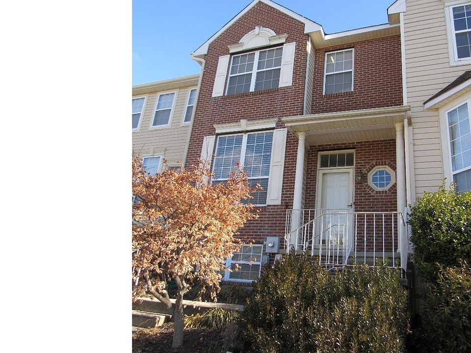 1st image of 839 N Waterford Ln