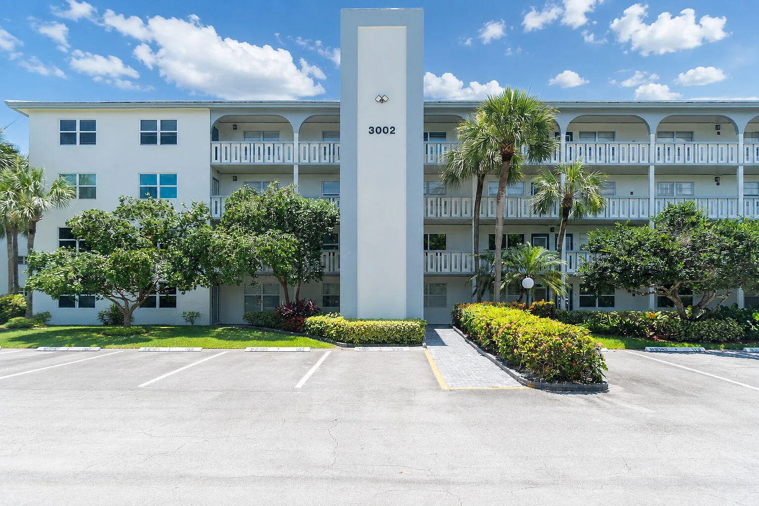 2 bed, 2.0 bath, 1156 sqft, $2,250 — Photo 2