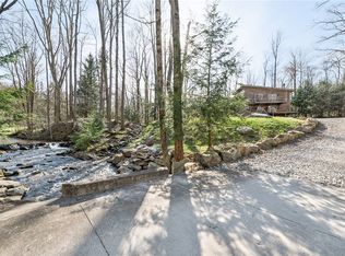 134 Creek Rd, Acme, PA 15610