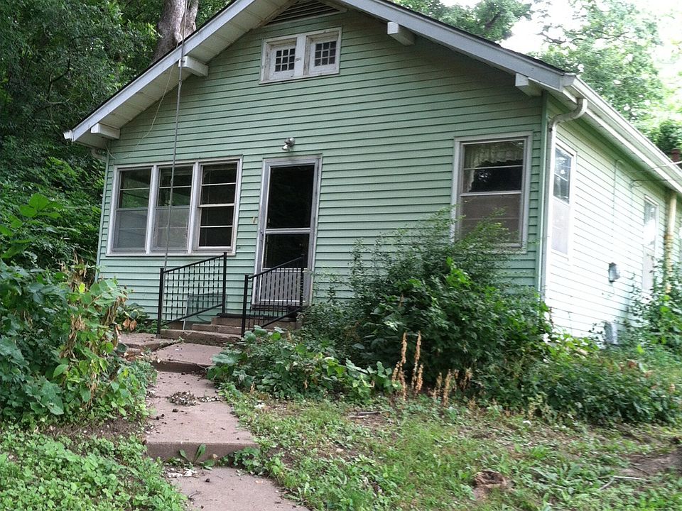 2nd image of 8920 Woodland Dr