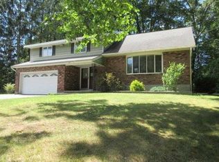 49 Wheeler Dr, Clifton Park, NY 12065