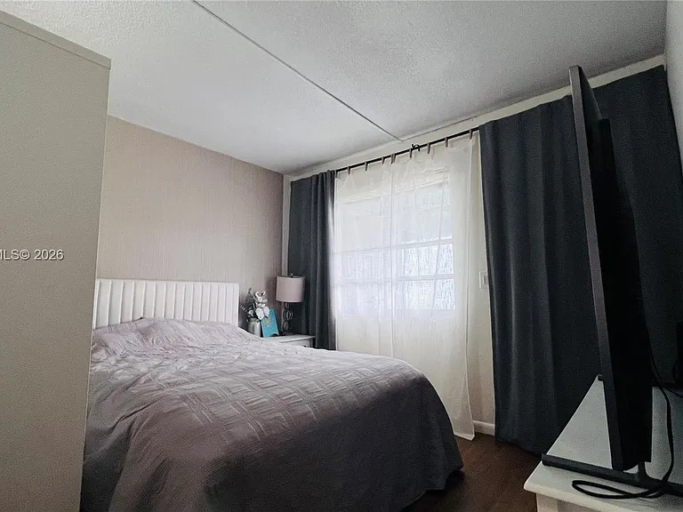1100 NE 1st Ct #213 — Photo 7