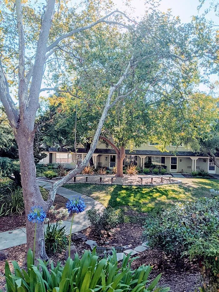 64 Fountainhead Ct — Photo 3